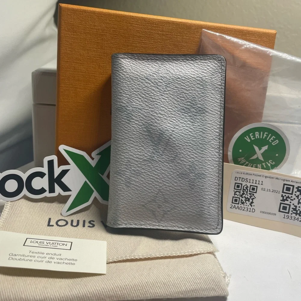 Limited edition Louis Vuitton pocket organizer - Picture 1 of 10